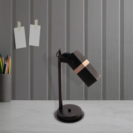 Lampa MiLAGRO Vidar w aranżacji na biurku 