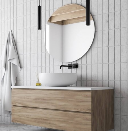 Lampy wiszące MiLAGRO Porter Black obok lustra w łazience