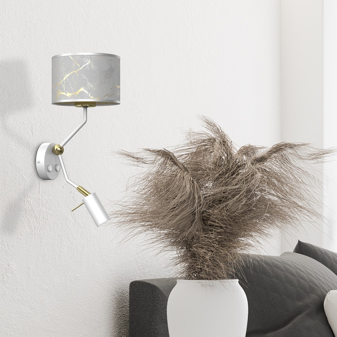 Biały kinkiet MiLAGRO Senso White/Gold w salonie za kanapą