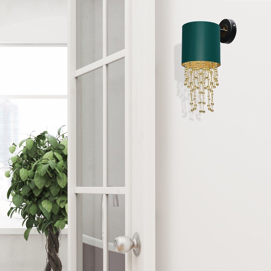 Lampa ścienna MiLAGRO Almeria Green/Gold w aranżacji na korytarzu z klatką schodową