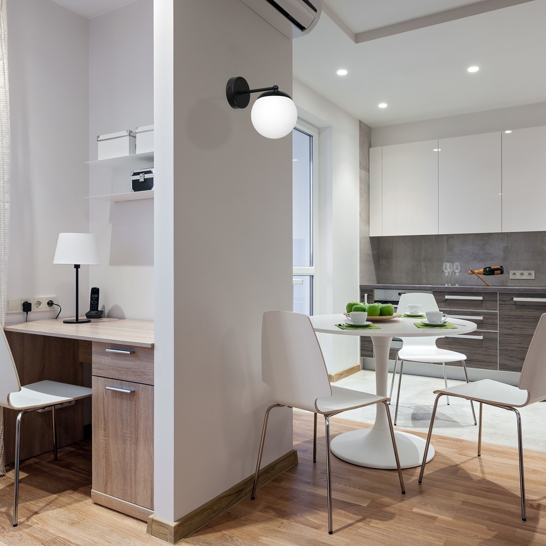 Kinkiet MiLAGRO Lima Black w białej kuchni - aranżacja