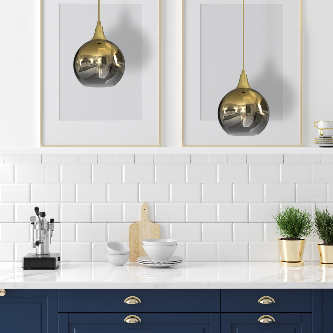 Lampa wisząca szklana MiLAGRO Palla Gold w kuchni - aranżacja