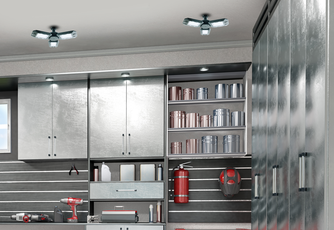 Lampa Eko-Light o barwie zimnej w warsztacie - aranżacja