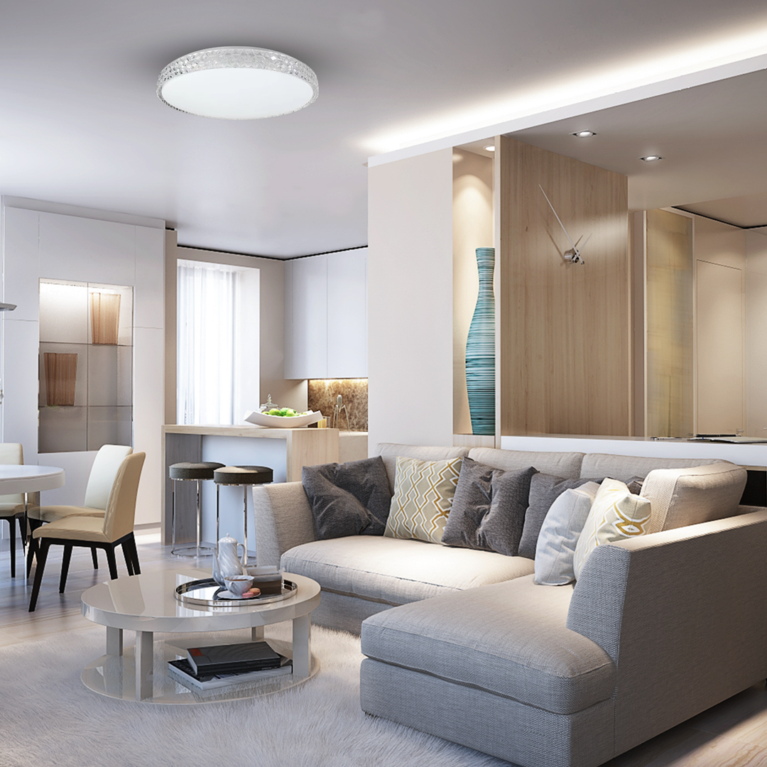 Biały plafon MiLAGRO Shiny Clear w salonie nad stolikiem