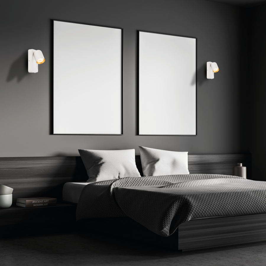 Białe kinkiety do sypialni