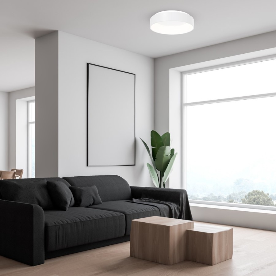 Biały plafon Ohio w salonie