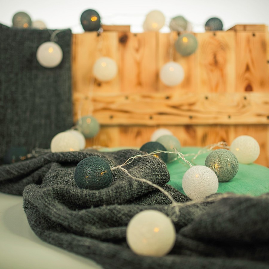 Cotton balls na deskach tarasowych