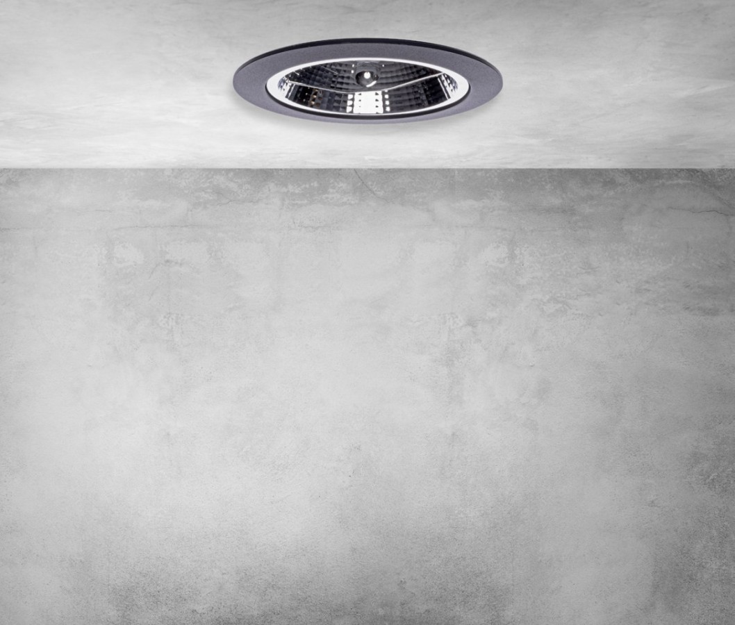 Czarna lampa sufitowa do łazienki