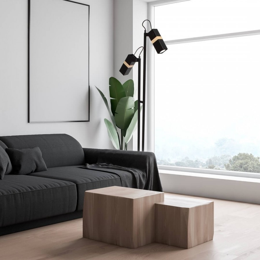 Lampa industrialna stojąca w salonie