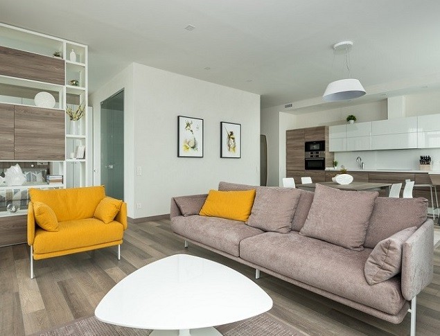 Sufitowa lampa skandynawska w salonie