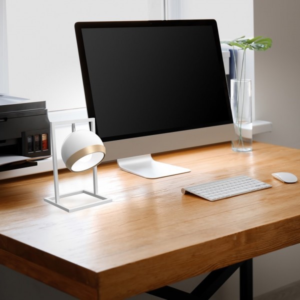 Lampa stołowa MiLAGRO  na biurku przy laptopie