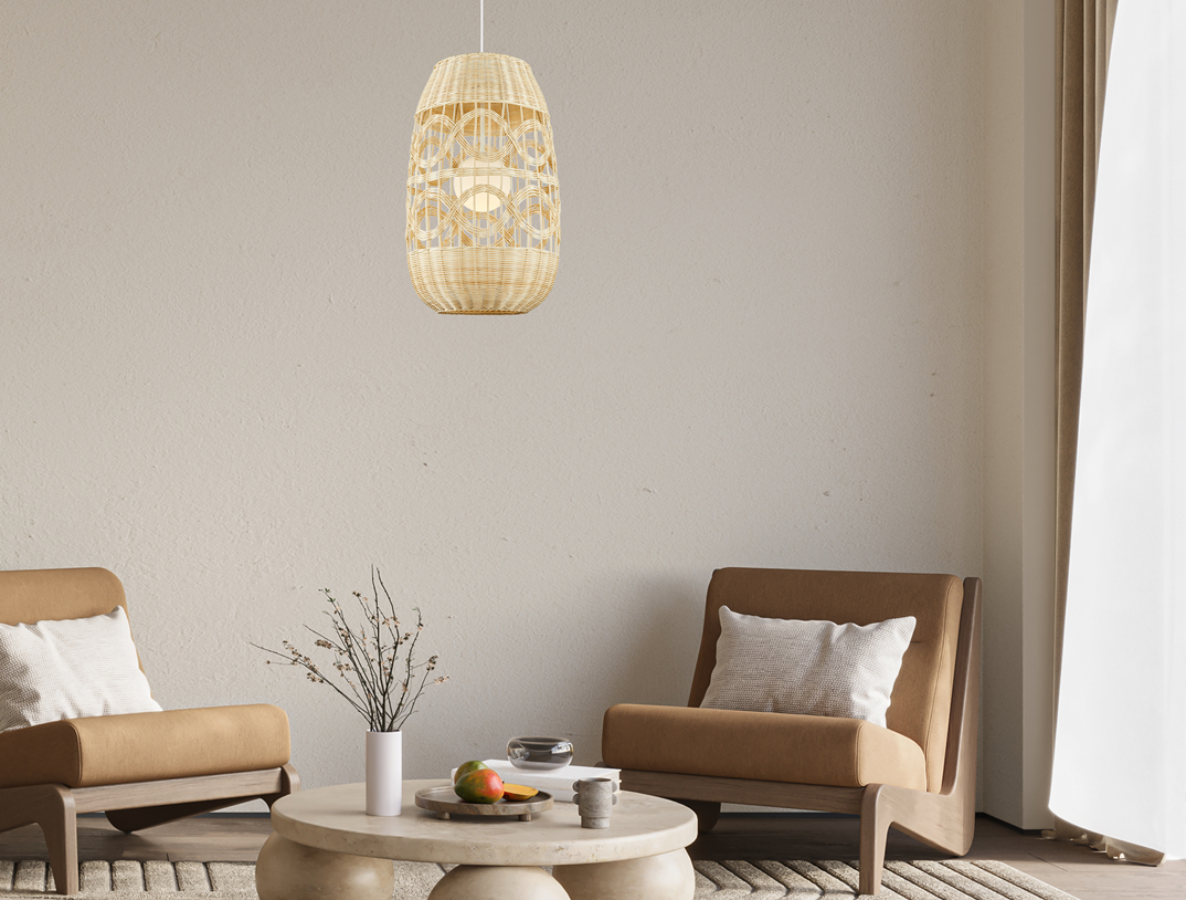 Lampa wisząca boho nad stolikiem kawowym