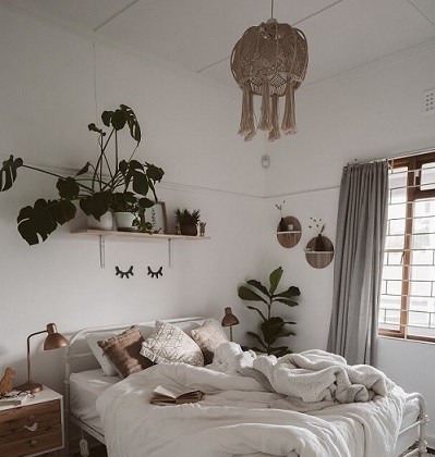 Sufitowa lampa skandynawska w sypialni