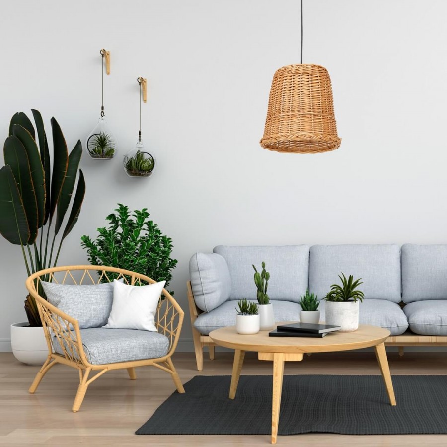 Wiklinowa lampa boho w salonie