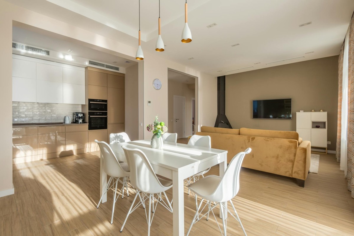 Lampy wiszące w jadalni