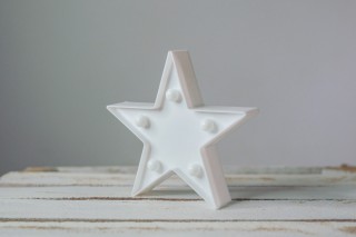 GWIAZDA PLASTIKOWA MAŁA LED 2*AA