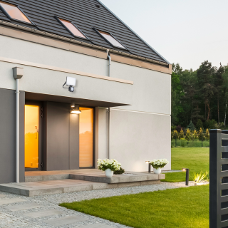 Naświetlacz LED 10W PIR 950 lm 5000K